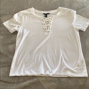 White T-shirt with V-neck lace up